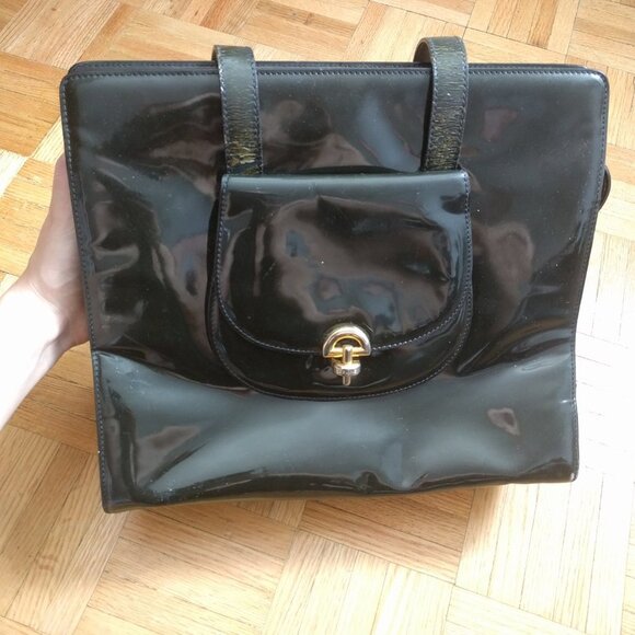 Patent Leather Peeling - Authentic Celine Patent Leather Shoulder Bag - Picture 4 of 15